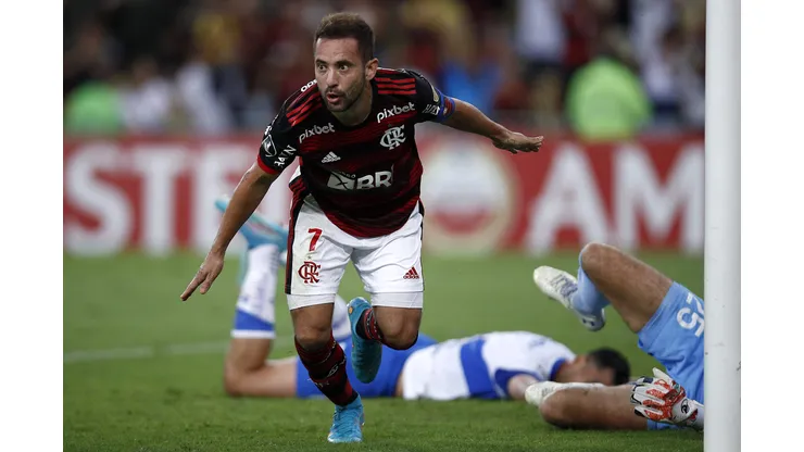 Éverton Ribeiro avisa que quer assinar contrato e Grêmio é avisado - Foto: Buda Mendes/Getty Images)