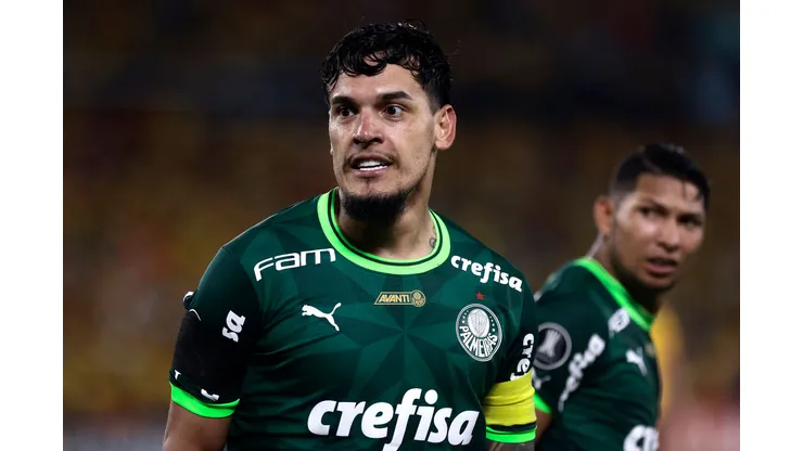 GUAYAQUIL, ECUADOR - MAY 03: Gustavo Gómez of Palmeiras celebrates after scoring the team's second goal during a Copa CONMEBOL Libertadores 2023 Group C match between Barcelona SC and Palmeiras at Estadio Monumental Isidro Romero Carbo on May 03, 2023 in Guayaquil, Ecuador. (Photo by Franklin Jacome/Getty Images)
