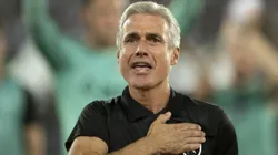 RJ - RIO DE JANEIRO - 27/06/2023 - LUIS CASTRO, TECNICO DO BOTAFOGO - Luis Castro, tecnico do Botafogo, no Engenhao, na temporadas de 2022 e 2023. Durante Foto: Jorge Rodrigues/AGIF