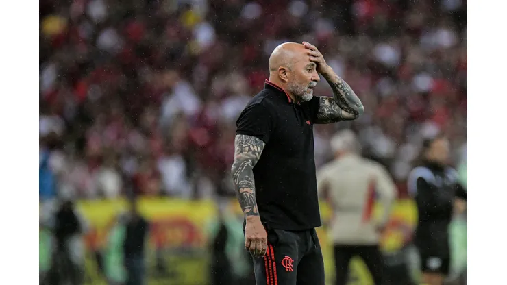 Foto: Thiago Ribeiro/AGIF- Torcida vaiou Sampaoli