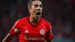 RS - PORTO ALEGRE - 30/04/2023 - BRASILEIRO A 2023, INTERNACIONAL X GOIAS - Carlos De Pena jogador do Internacional comemora seu gol durante partida contra o Goias no estadio Beira-Rio pelo campeonato BRASILEIRO A 2023. Foto: Maxi Franzoi/AGIF