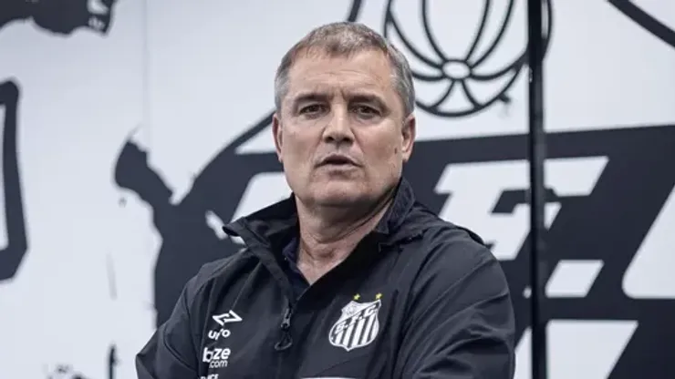 Foto: Raul Baretta / Santos FC - Diego Aguierre estreia no Santos e não há nada de animador