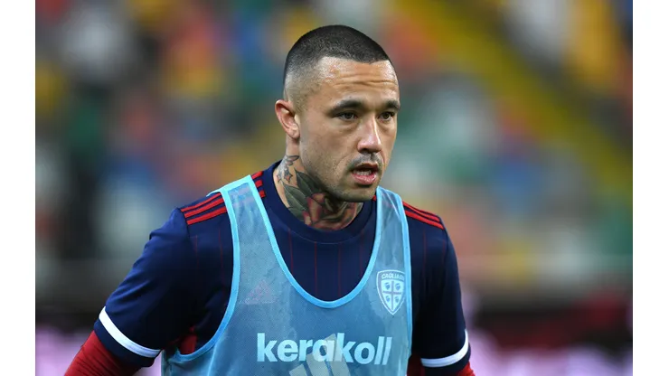 UDINE, ITALY - APRIL 21: Radja Nainggolan of Cagliari Calcio looks on during the Serie A match between Udinese Calcio and Cagliari Calcio at Dacia Arena on April 21, 2021 in Udine, Italy. (Photo by Alessandro Sabattini/Getty Images)