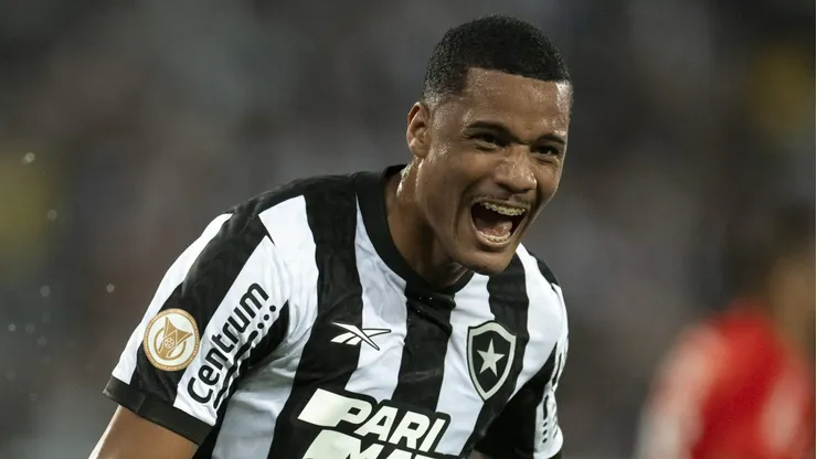 Janderson em ação pelo Botafogo - Foto: Jorge Rodrigues/AGIF