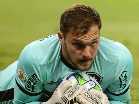 Vitória do Botafogo 'salva' Perri após falha BIZARRA