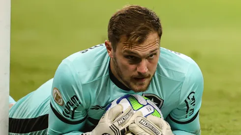 MG - BELO HORIZONTE - 06/08/2023 - BRASILEIRO A 2023, CRUZEIRO X BOTAFOGO - Lucas Perri goleiro do Botafogo durante partida contra o Cruzeiro no estadio Mineirao pelo campeonato Brasileiro A 2023. Foto: Gilson Lobo/AGIF