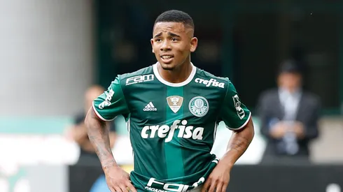 Gabriel Jesus com a camisa do Palmeiras em 2016