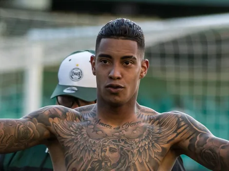 Alef Manga ‘apronta’ no Chipre e assunto BOMBA na torcida do Coritiba