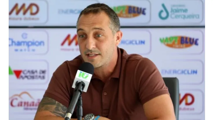 Foto: Divulgação/Twitter Bahia. Carlos Santoro em entrevista coletiva