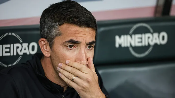 MG - BELO HORIZONTE - 06/08/2023 - BRASILEIRO A 2023, CRUZEIRO X BOTAFOGO - Bruno Lage tecnico do Botafogo durante partida contra o Cruzeiro no estadio Mineirao pelo campeonato Brasileiro A 2023. Foto: Gilson Lobo/AGIF
