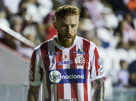 Jogador ficar indignado com enquete sobre polêmica entre Souza e Fernando Marchiori