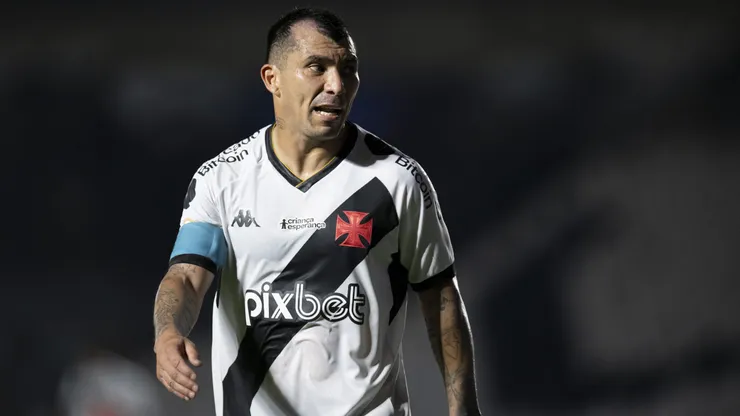 RJ - RIO DE JANEIRO - 06/08/2023 - BRASILEIRO A 2023, VASCO X GREMIO - Medel jogador do Vasco durante partida contra o Gremio no estadio Sao Januario pelo campeonato Brasileiro A 2023. Foto: Jorge Rodrigues/AGIF