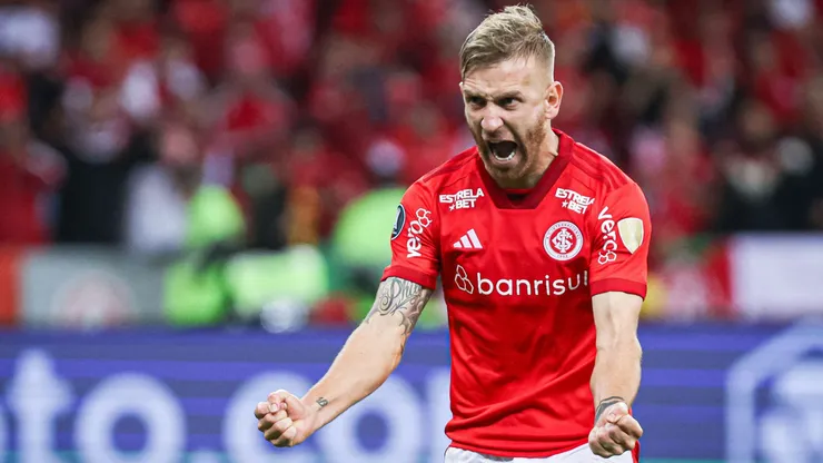 Foto: Maxi Franzoi/AGIF - Pedro Henrique jogador do Internacional comemora gol marcado de penalti em decisao durante partida contra o River Plate no estadio Beira-Rio pelo campeonato Libertadores 2023.