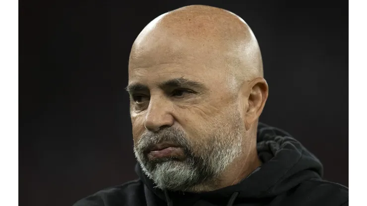 Foto: Jorge Rodrigues/AGIF - Sampaoli foi criticado por torcedores na goleada sofrida para o Cuiaba