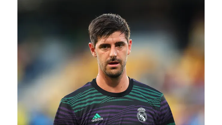 Fran Santiago/Getty Images. Courtois sofre lesão grave e Real Madrid corre para fechar com substituto