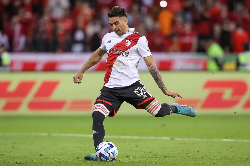 Enzo Díaz é LE titular do River e atua junto de De La Cruz. Palmeiras se interessa por sua contratação – Foto: Pedro Tesch/Getty Images