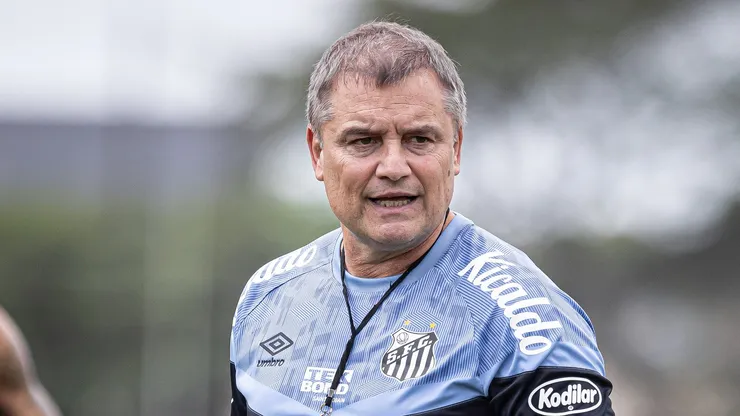 Aguirre chama todos para reunião no Santos e toma ATITUDE QUENTE