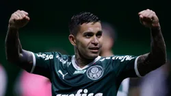 CHEGA DISSO! Torcida perde a paciência e pede ‘invenção’ de Dudu no Palmeiras - Foto: Alexandre Schneider/Getty Images)
