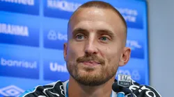 Foto: Lucas Uebel/Grêmio/Divulgação - Rodrigo Ely: zagueiro é uma das novidades no elenco