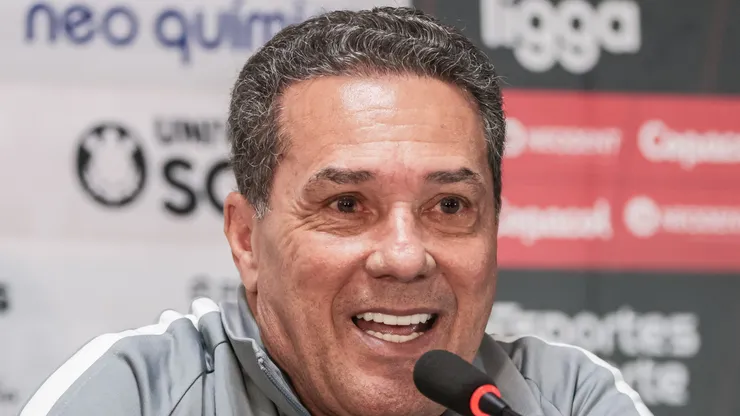 PR - CURITIBA - 24/06/2023 - BRASILEIRO A 2023, ATHLETICO-PR X CORINTHIANS - Vanderlei Luxemburgo tecnico do Corinthians durante entrevista coletiva apos a partida contra o Athletico-PR no estadio Arena da Baixada pelo campeonato BRASILEIRO A 2023. Foto: Robson Mafra/AGIF