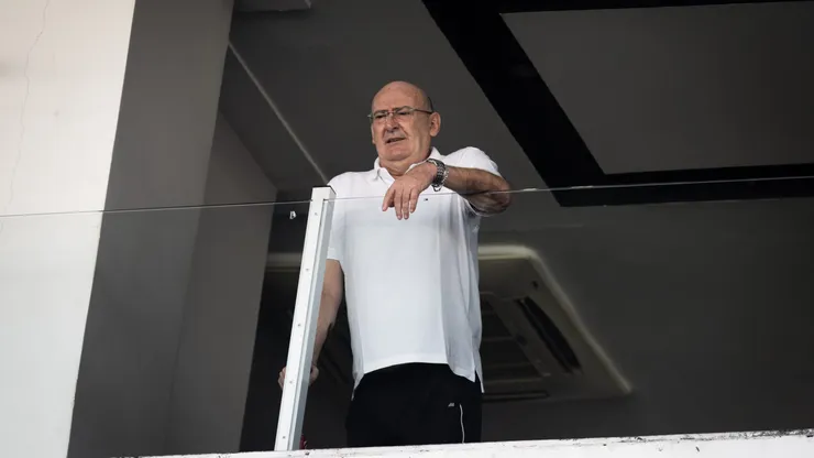 SP - SANTOS - 23/07/2023 - BRASILEIRO A 2023, SANTOS X BOTAFOGO - Andres Rueda presidente do Santos durante partida contra o Botafogo no estadio Vila Belmiro pelo campeonato Brasileiro A 2023. Foto: Abner Dourado/AGIF