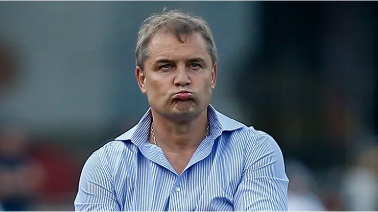 Foto: Marcello Zambrana/AGIF - Aguirre terá uma baixa no Santos.