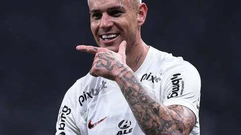 SP - SAO PAULO - 31/05/2023 - COPA DO BRASIL 2023, CORINTHIANS X ATLETICO-MG - Roger Guedes jogador do Corinthians comemora seu gol durante partida contra o Atletico-MG no estadio Arena Corinthians pelo campeonato Copa do Brasil 2023. Foto: Ettore Chiereguini/AGIF