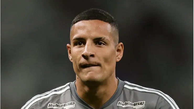 Foto: Gilson Lobo/AGIF - Arana e outros sofrem no Atlético-MG