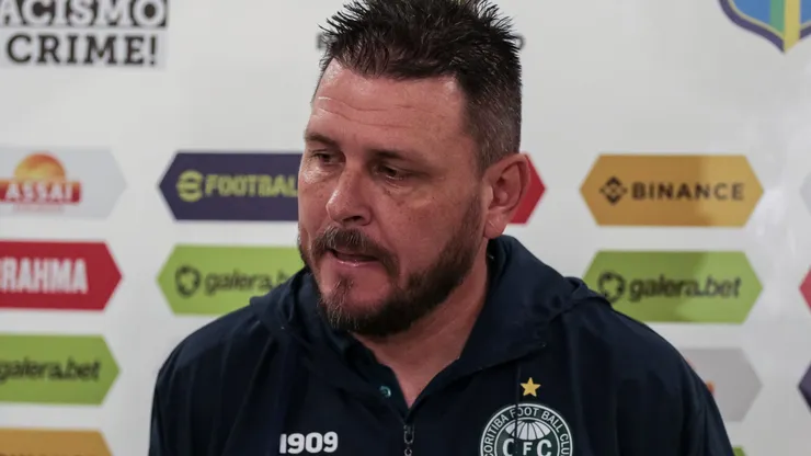 Foto: Robson Mafra/AGIF - Kosloski: técnico fará mudanças no Coxa