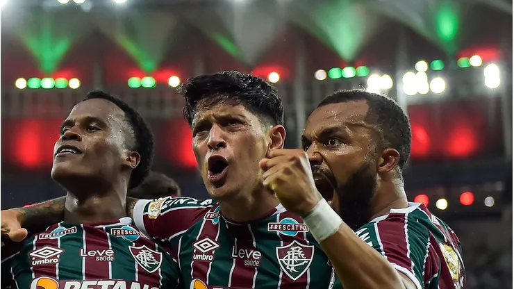 RJ - RIO DE JANEIRO - 29/07/2023 - BRASILEIRO A 2023, FLUMINENSE X SANTOS - German Cano jogador do Fluminense comemora seu gol com jogadores do seu time durante partida contra o Santos no estadio Maracana pelo campeonato Brasileiro A 2023. Foto: Thiago Ribeiro/AGIF