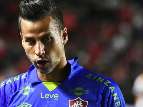 Flu surpreende com oferta de renovação para Fábio, que se posiciona