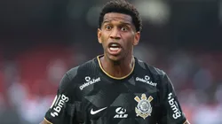 Foto: Marcello Zambrana/AGIF - Gil e todo o elenco do Corinthians acabaram sofrendo.