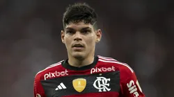 RJ - RIO DE JANEIRO - 03/08/2023 - LIBERTADORES 2023, FLAMENGO X OLIMPIA - Ayrton Lucas jogador do Flamengo durante partida contra o Olimpia no estadio Maracana pelo campeonato Libertadores 2023. Foto: Jorge Rodrigues/AGIF