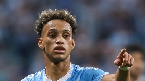 RS - PORTO ALEGRE - 22/07/2023 - BRASILEIRO A 2023, GREMIO X ATLETICO-MG - Bitello jogador do Gremio durante partida contra o Atletico-MG no estadio Arena do Gremio pelo campeonato Brasileiro A 2023. Foto: Pedro H. Tesch/AGIF