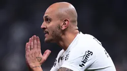 SP - SAO PAULO - 31/05/2023 - COPA DO BRASIL 2023, CORINTHIANS X ATLETICO-MG - Fabio Santos jogador do Corinthians reclama com a arbitragem durante partida contra o Atletico-MG no estadio Arena Corinthians pelo campeonato Copa do Brasil 2023. Foto: Ettore Chiereguini/AGIF