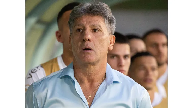 MT - CUIABA - 30/04/2023 - BRASILEIRO A 2023, CUIABA X GREMIO - Renato Portaluppi tecnico do Gremio durante partida contra o Cuiaba no estadio Arena Pantanal pelo campeonato BRASILEIRO A 2023. Foto: Gil Gomes/AGIF