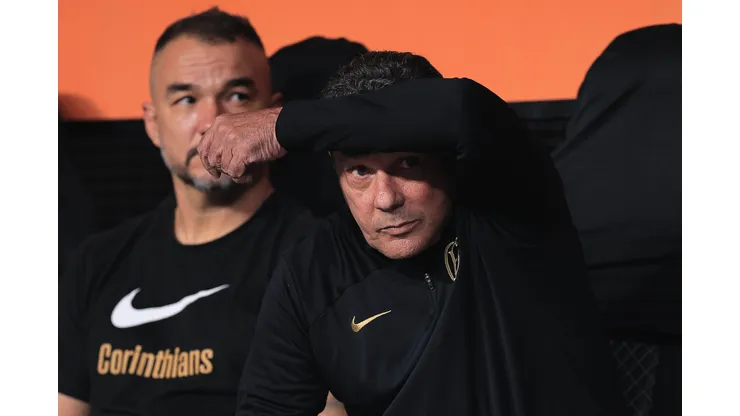 Foto: Ettore Chiereguini/AGIF- Luxemburgo busca substituto de Róger Guedes