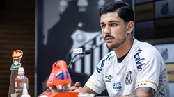 João Basso mal chegou no Santos e já deve ser titular contra o Athletico-PR