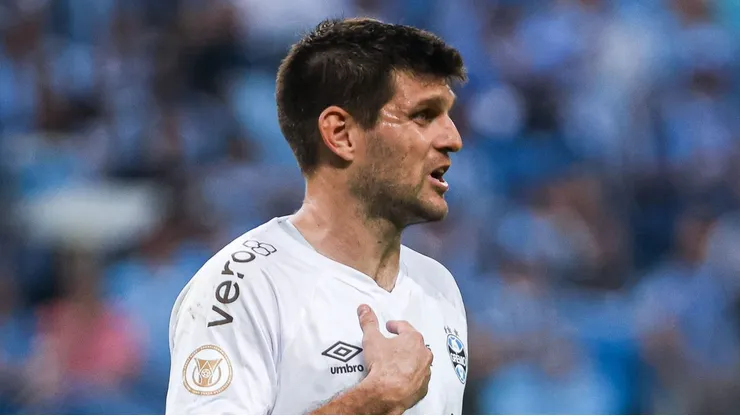 Foto: Maxi Franzoi/AGIF - Kannemann recebeu contatos para sair do Grêmio.