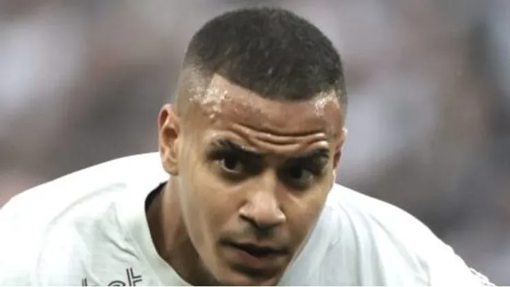 SP - SAO PAULO - 28/05/2023 - BRASILEIRO A 2023, CORINTHIANS X FLUMINENSE - Murillo jogador do Corinthians disputa lance com German Cano jogador do Fluminense durante partida no estadio Arena Corinthians pelo campeonato BRASILEIRO A 2023. Foto: Marcello Zambrana/AGIF