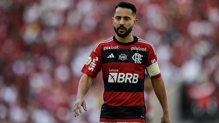 RJ - RIO DE JANEIRO - 22/07/2023 - BRASILEIRO A 2023, FLAMENGO X AMERICA - Everton Ribeiro jogador do Flamengo durante partida contra o America no estadio Maracana pelo campeonato Brasileiro A 2023. Foto: Thiago Ribeiro/AGIF