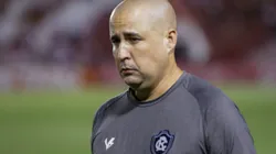 Foto: Rafael Vieira/AGIF - Ricardo Catala tecnico do Remo durante partida contra o Nautico no estadio Aflitos pelo campeonato Brasileiro C 2023.