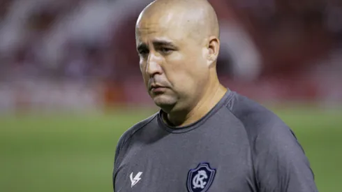 Foto: Rafael Vieira/AGIF - Ricardo Catala tecnico do Remo durante partida contra o Nautico no estadio Aflitos pelo campeonato Brasileiro C 2023.