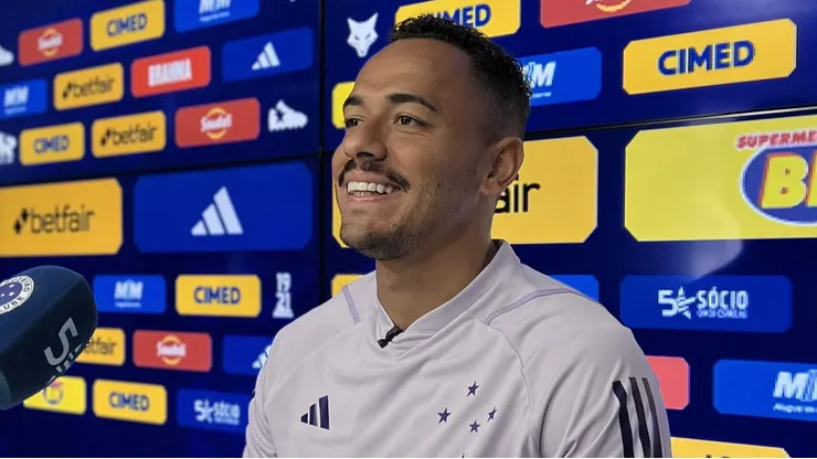 Foto: Reprodução Cruzeiro - O atacante Rafael Elias concedeu sua primeira entrevista coletiva como jogador do Cruzeiro