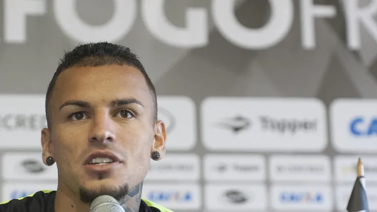Foto: Armando Paiva/AGIF - Alemão defendeu o Botafogo em 2016