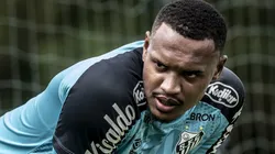 John está emprestado pelo Santos ao Internacional e proposta de Valladolid, de R9, fez rumo das conversas mudar