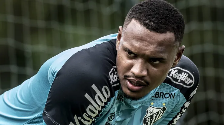 John está emprestado pelo Santos ao Internacional e proposta de Valladolid, de R9, fez rumo das conversas mudar