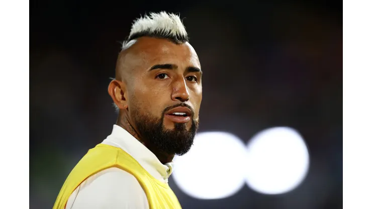 TANGER MED, MOROCCO - FEBRUARY 07: Arturo Vidal of Flamengo warms up prior to the FIFA Club World Cup Morocco 2022 Semi Final match between Flamengo v Al Hilal SFC at Stade Ibn-Batouta on February 07, 2023 in Tanger Med, Morocco. (Photo by Michael Steele/Getty Images)