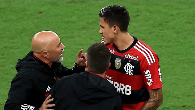 RIO DE JANEIRO, BRAZIL - MAY 10: Pedro of Flamengo hurts during the match between Flamengo and Goias as part of Brasileirao 2023 at Maracana Stadium on May 10, 2023 in Rio de Janeiro, Brazil. (Photo by Buda Mendes/Getty Images)