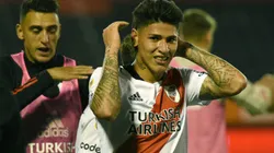 ROSARIO, ARGENTINA - SEPTEMBER 15: Jorge Carrascal of River Plate celebrates after scoring the third goal of his team during a match between Newell's Old Boys and River Plate as part of Torneo Liga Profesional 2021 at Marcelo Bielsa Stadium on September 15, 2021 in Rosario, Argentina. (Photo by Luciano Bisbal/Getty Images)